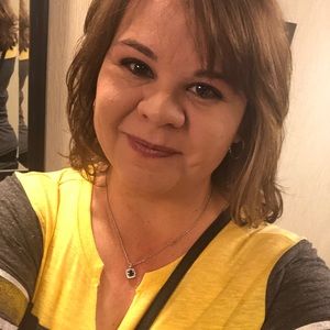 Meet your Posher, Lorraine